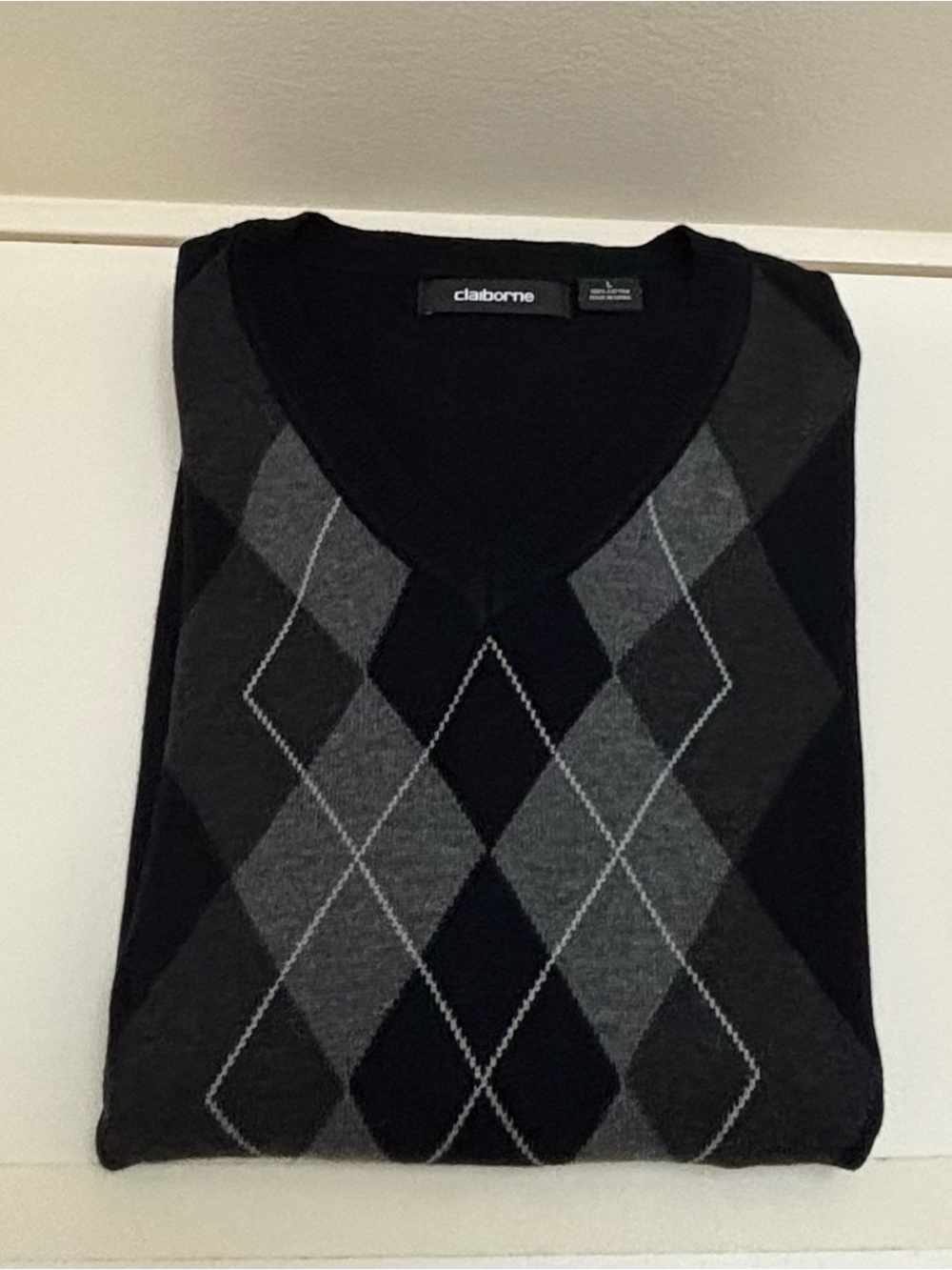 Claiborne Men's Black & Gray Argyle V-Neck Sweater Pullover